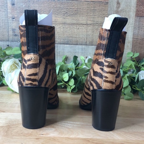 Tiger Print Booties - Picture 4 of 6
